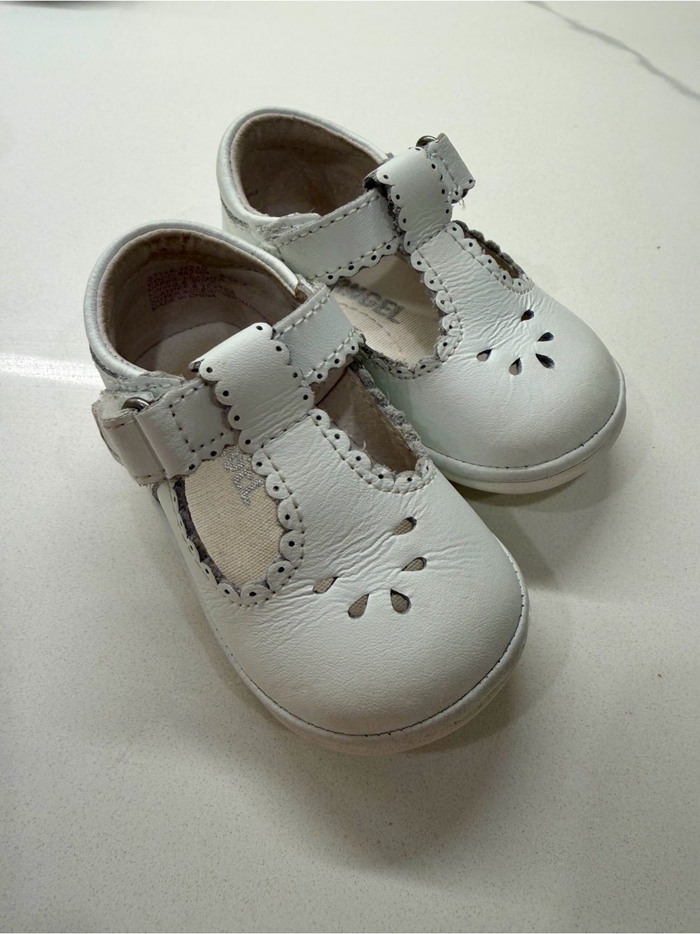 L'Amour Angel Baby DOTTIE SCALLOPED T-STRAP SHOES size 2